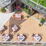 Vista 3*